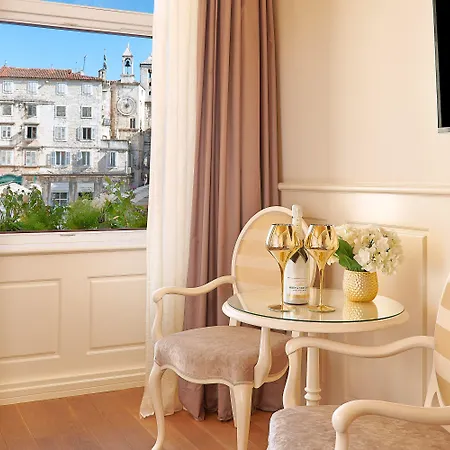 Piazza Heritage Hotel 4*