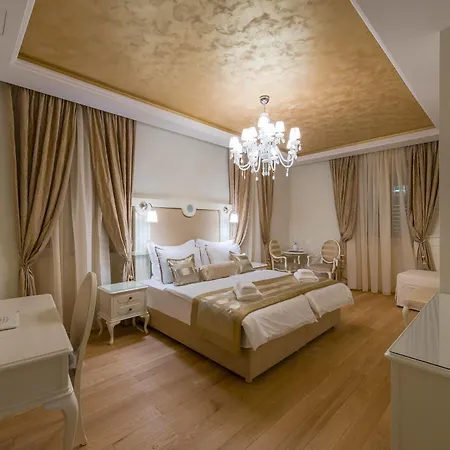 Piazza Heritage Отель