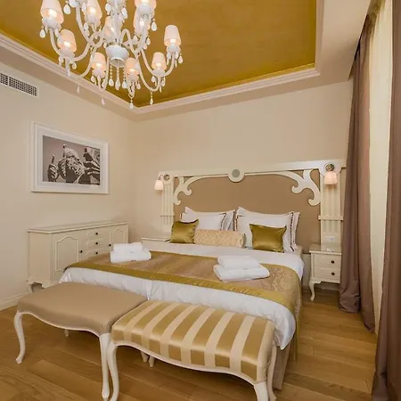 Отель Piazza Heritage Сплит