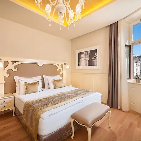 Piazza Heritage Hotel 4*