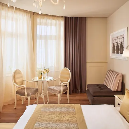 Piazza Heritage 4* Split