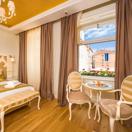 Otel Piazza Heritage 4*
