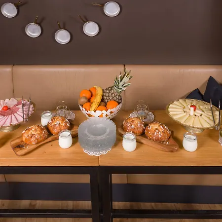 ピアッツァ ラグジュアリー ルームズ