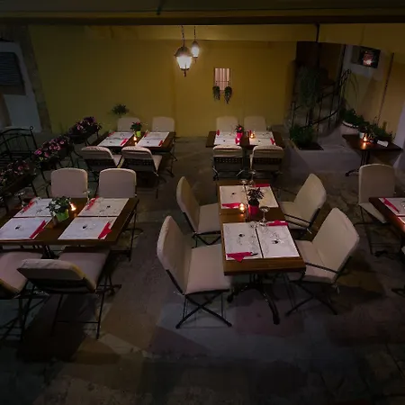 ピアッツァ ラグジュアリー ルームズ 4*