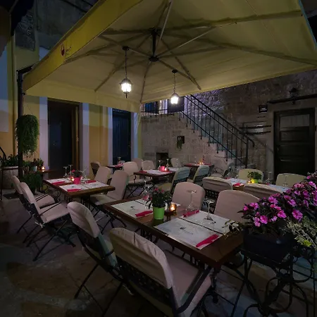Piazza Heritage Otel 4*