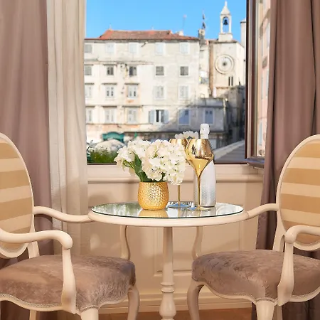 Piazza Heritage 4* Split