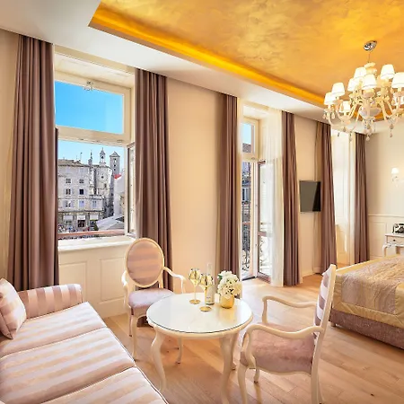 ピアッツァ ラグジュアリー ルームズ 4*