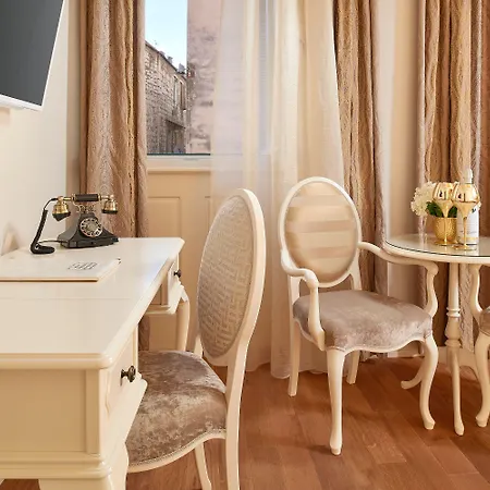 Otel Piazza Heritage 4*