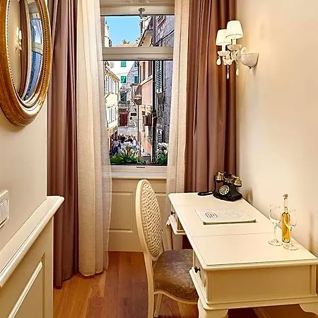 Piazza Heritage 4* Split