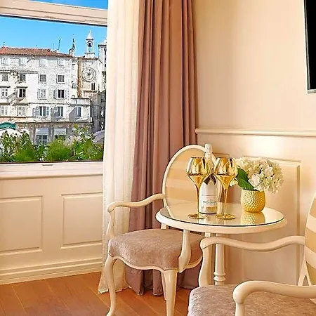 Piazza Heritage 4* Split