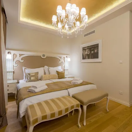 ホテル ピアッツァ ラグジュアリー ルームズ