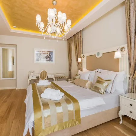 Piazza Heritage Otel 4*