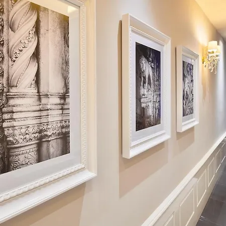 ピアッツァ ラグジュアリー ルームズ 4*