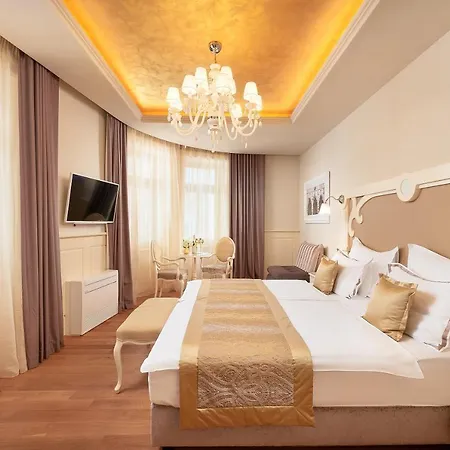 ピアッツァ ラグジュアリー ルームズ 4*