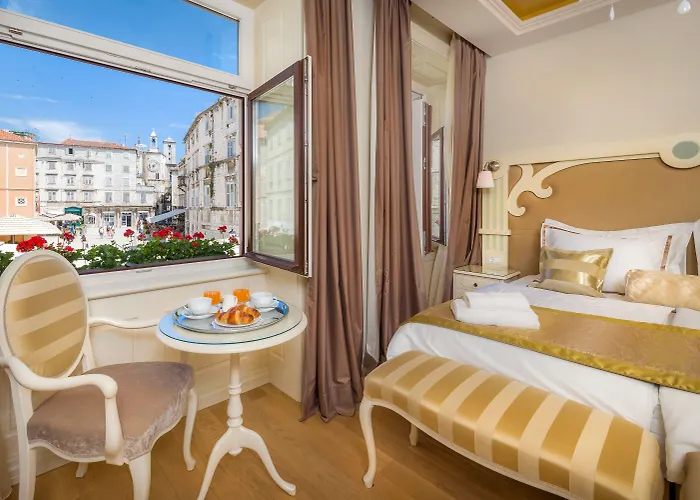 ピアッツァ ラグジュアリー ルームズ