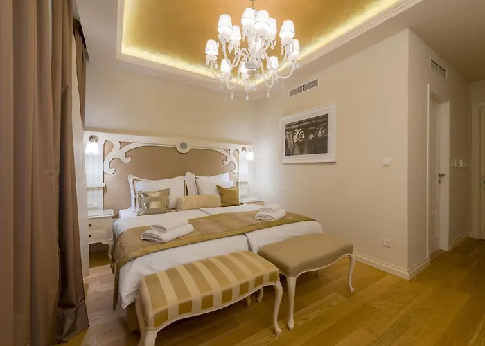 ホテル ピアッツァ ラグジュアリー ルームズ