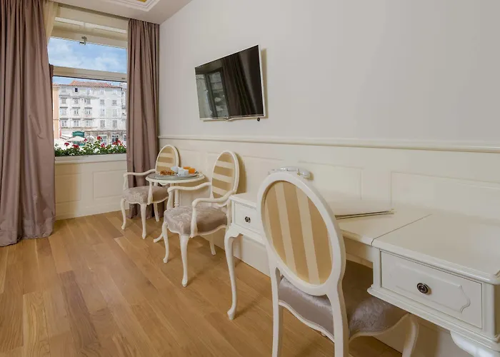 ピアッツァ ラグジュアリー ルームズ