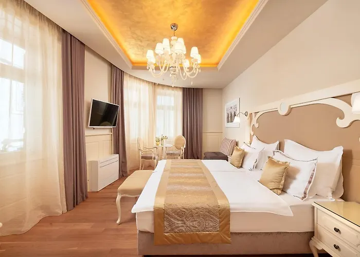 ピアッツァ ラグジュアリー ルームズ 4*