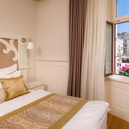 Piazza Heritage سبليت