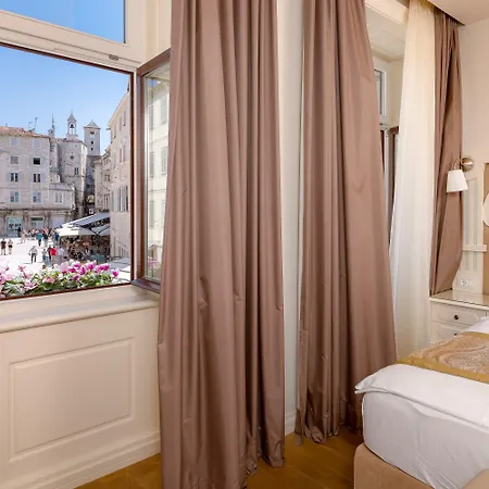 Piazza Heritage فندق