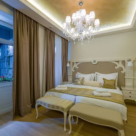 Piazza Heritage سبليت