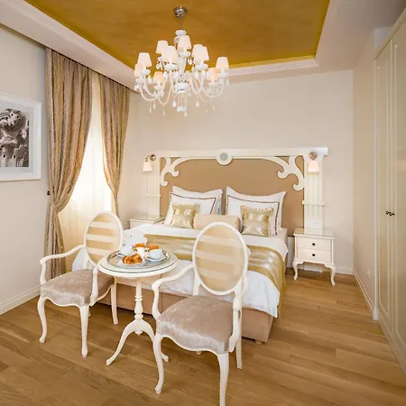 فندق Piazza Heritage 4*