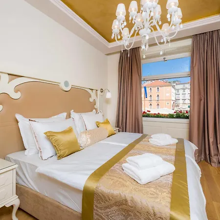 Piazza Heritage 4*